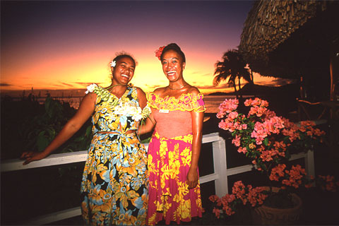 Smiling Ata-ata. Hotel Bora Bora
