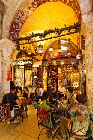 イスタンブール バザール内のカフェ