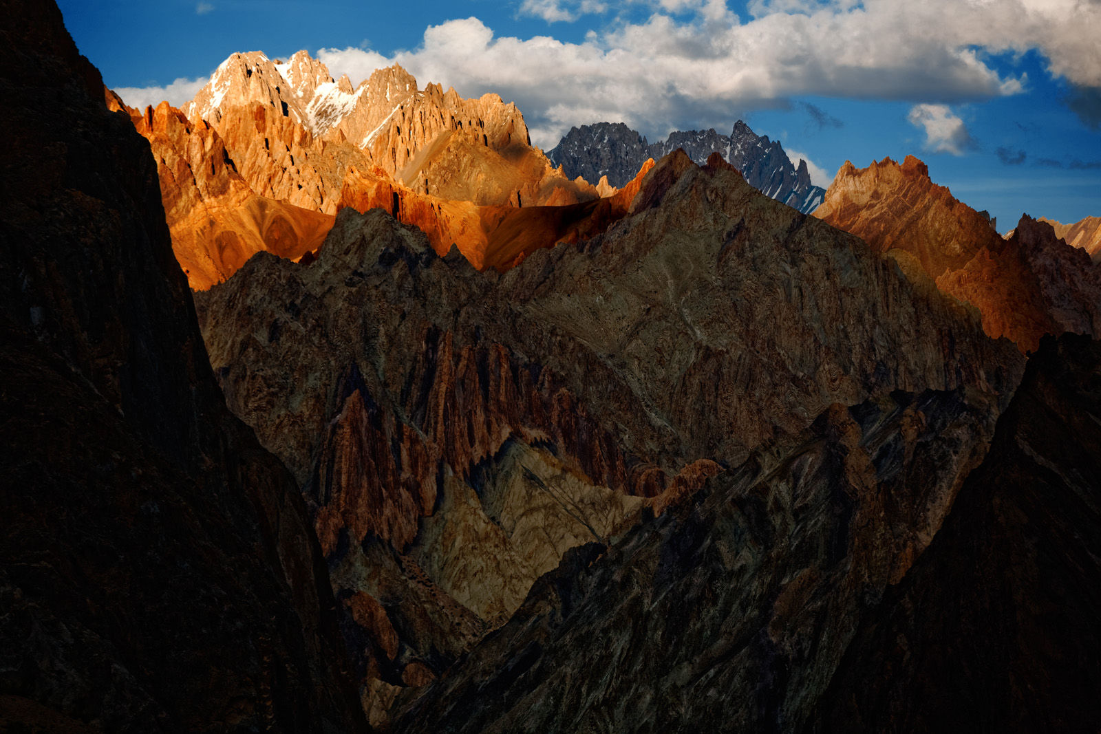 ザンスカール ハヌパタ・夕陽に輝く山肌 sunset on the mountains, Hanupatta or Honupatta