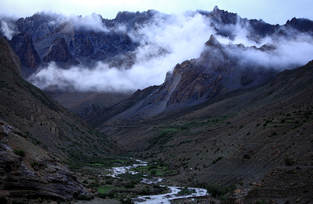 Hanupatta Impressive Mountains