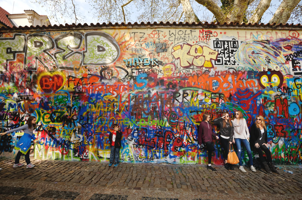 Lennon Wall, Praha, Czech