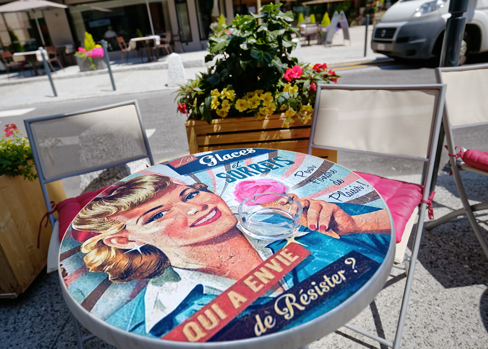 Chamonix, Lovely table of a ice cream shop