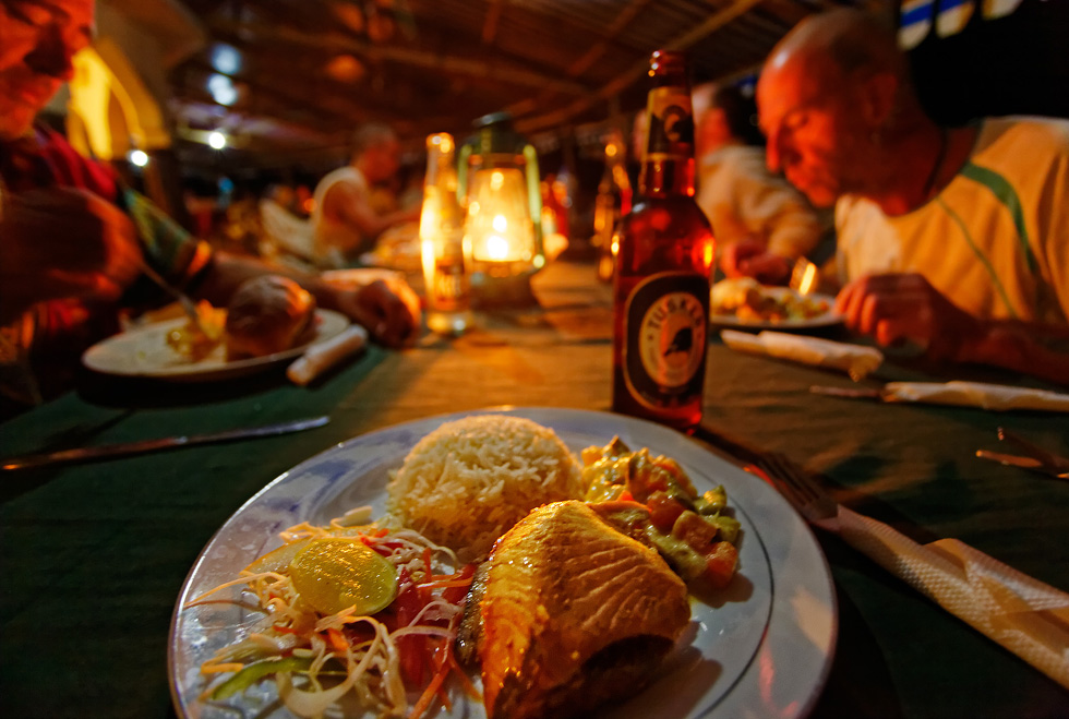 ザンジバル・お魚晩ごはん・Paradise Beach Bungalows